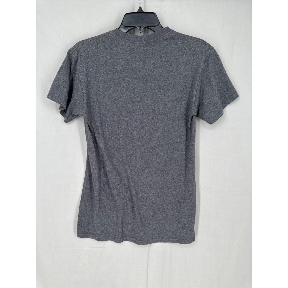 Funny Shirt Mens Small Gray Humor Comedy Idiot Newscaster Graphic Tee - Picture 3 of 6
